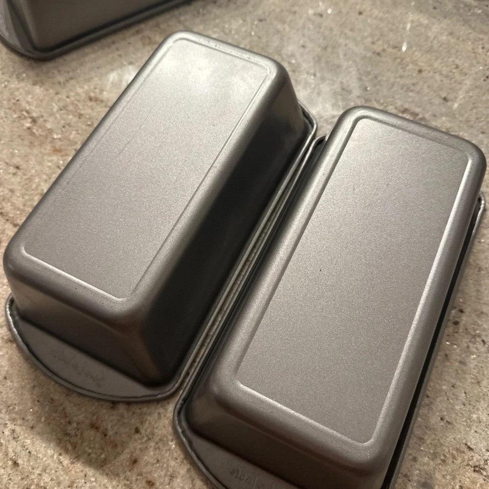 Sur La table medium nonstick loaf pan